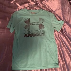 Teal under armor workout shirt.